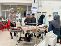 Unit Lantas Polsek Urban Wonomulyo Tangani Laka Lantas di Depan Puskesmas Wonomulyo      