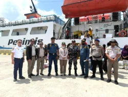 Pengamanan Ketat Sat Polair Warnai Kedatangan KM Sabuk Nusantara 93 di Pelabuhan Passarang, 154 Penumpang Tiba Aman