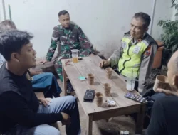 Humanis dan Sigap, Babinsa Ngemplak Jaga Kondusivitas Pemberangkatan Jamaah Haji di Donohudan