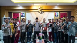 Lepas Tim Sepak Bola Bhayangkara, Kapolda Sulbar: Utamakan Sportivitas, Jaga Nama Baik di Ajang Kapolda CUP Sulsel