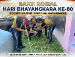 Bakti Sosial Hari Bhayangkara ke-80, Polres Majene Bersih-bersih Taman Kota dan Pasar Sentral