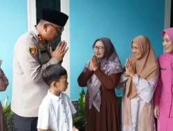 Tak Pernah Lupakan Jasa Pendahulu, Kapolda Sulbar dan Rombongan Sapa Langsung Purnawirawan serta Warakawuri di Momen Semarak Bhayangkara