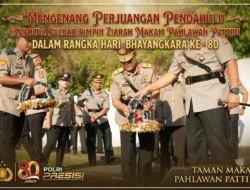 Mengenang Perjuangan Pendahulu, Kapolda Sulbar Pimpin Ziara Makam Pahlawan Pattidi dalam Rangka Hari Bhayangkara ke‑80