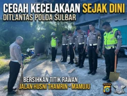 Cegah Kecelakaan Sejak Dini, Ditlantas Polda Sulbar Bersihkan Titik Rawan di Jalan Husni Thamrin Mamuju