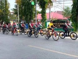 Kolaborasi Polres Majene dan Komunitas Sepeda Hadirkan Patroli Edukatif di Lingkungan Sekolah