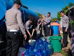 Polantas PJR Polda Sulbar Salurkan Air Bersih ke Desa Saloleyang, Bantuan Nyata di Tengah Musim Kemarau