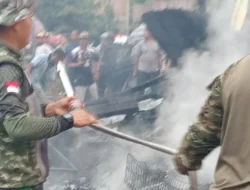 2 Rumah Warga di Wonomulyo Terbakar, Damkar Kodim 1402/Polman Turun Tangan