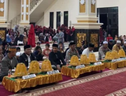 Bupati dan Wakil Bupati Mamasa Bersama Dandim dan Wakapolres Hadiri Peringatan Maulid Nabi di Masjid Agung Nurul Yaqin
