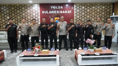 Kapolda Sulbar Terima Kunjungan Silaturahmi Senkom, Eratkan Sinergi Jaga Kamtibmas yang Kondusif