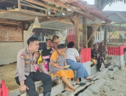 Cegah Kebakaran di Musim Kemarau, Bhabinkamtibmas Polsek Banggae Edukasi Warga Totoli