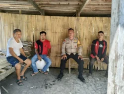 Bhabinkamtibmas Polsek Banggae Sambangi Warga Buttu, Serap Aspirasi dan Perkuat Kamtibmas