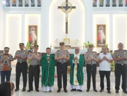 Merawat Persaudaraan di Hari Minggu, Kapolda Sulbar Sapa Jemaat Santa Maria: Mohon Doa agar Kami Amanah Melayani