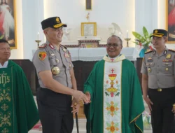 Titip Doa, Dengarkan Harapan: Kehangatan Minggu Kasih Kapolda Sulbar di Gereja Santa Maria