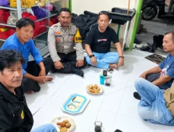 Polisi Bersama Masyarakat, Bhabinkamtibmas Polsek Banggae Ngopi Bareng Warga dan Media Serap Aspirasi Kamtibmas
