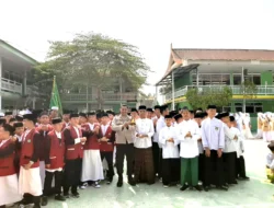 Peringati Hari Santri Nasional, Bhabinkamtibmas Polsek Banggae Hadir Berikan Motivasi kepada Santri di Ponpes DDI Baruga